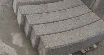 绵阳芝麻白弧形路牙石