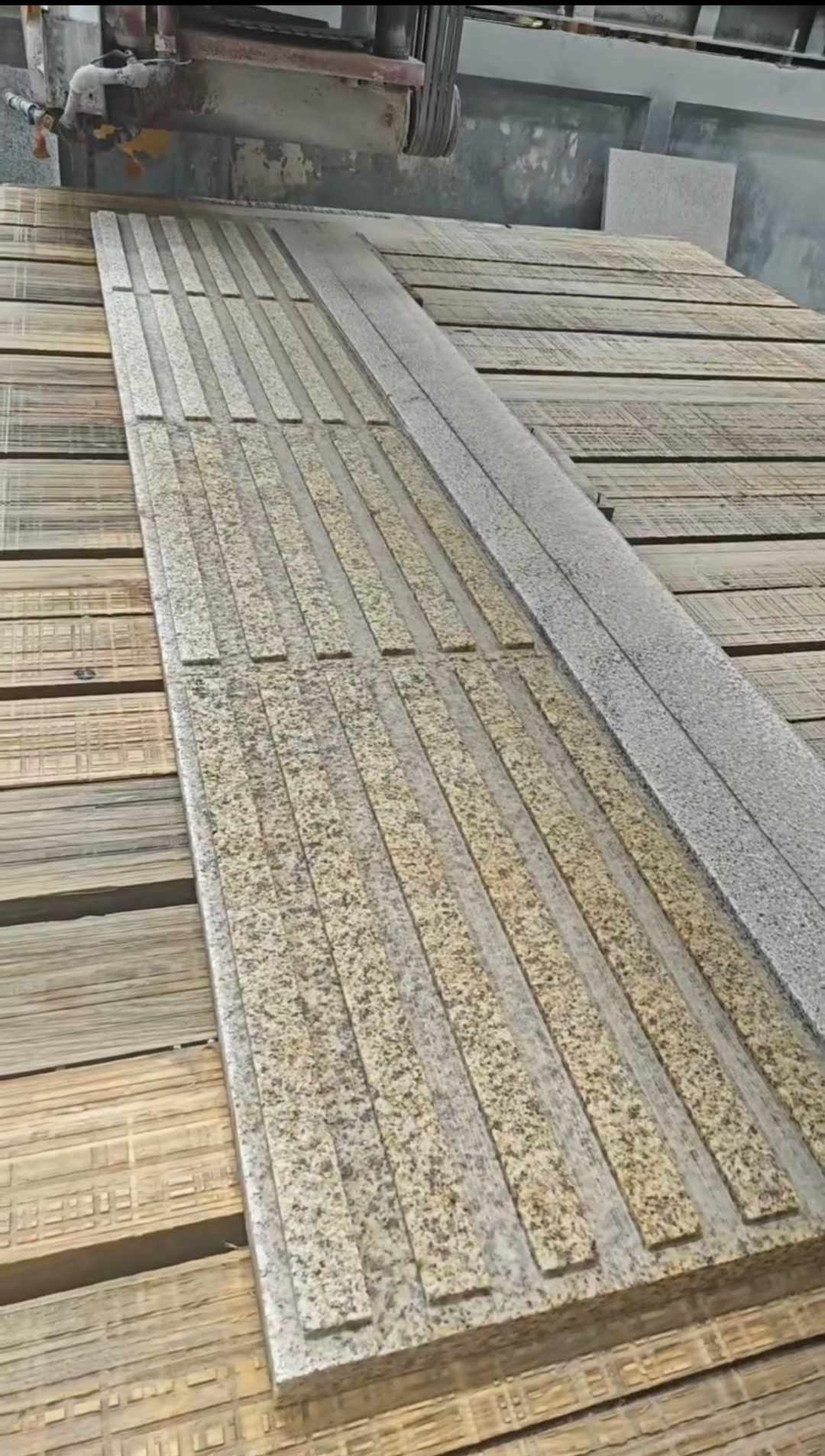 绵阳黄金麻盲道石 盲条