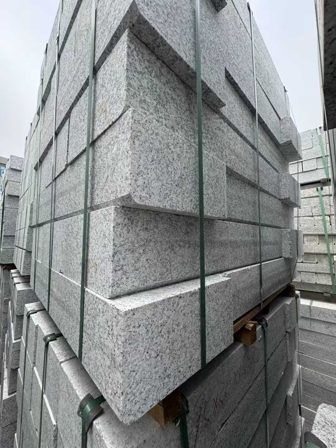 绵阳芝麻白路牙石 马路牙子