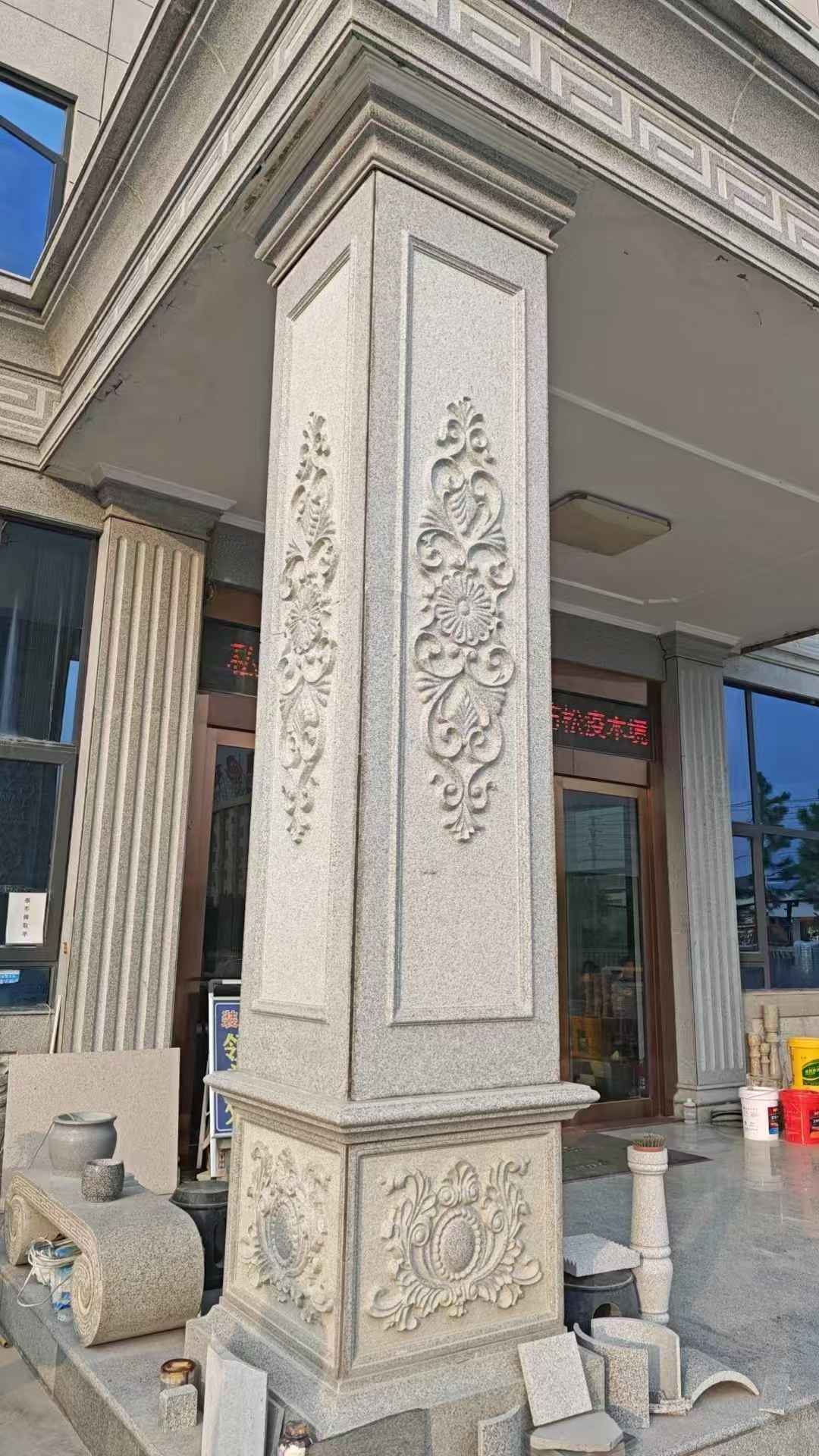 绵阳芝麻白别墅雕刻柱子  黄金麻